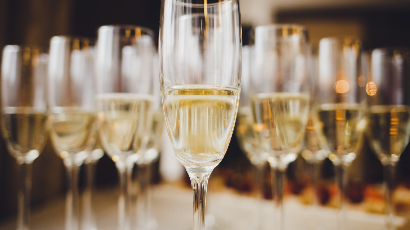 Kvaliteetveinid otse maaletoojalt. Punane vein, valge vein, rose vein, orange vein, vahuvein, šampanja, cava, cremant. Maitseelamus sinu pokaalis! Nautimiseks loodud! Leia oma lemmik.